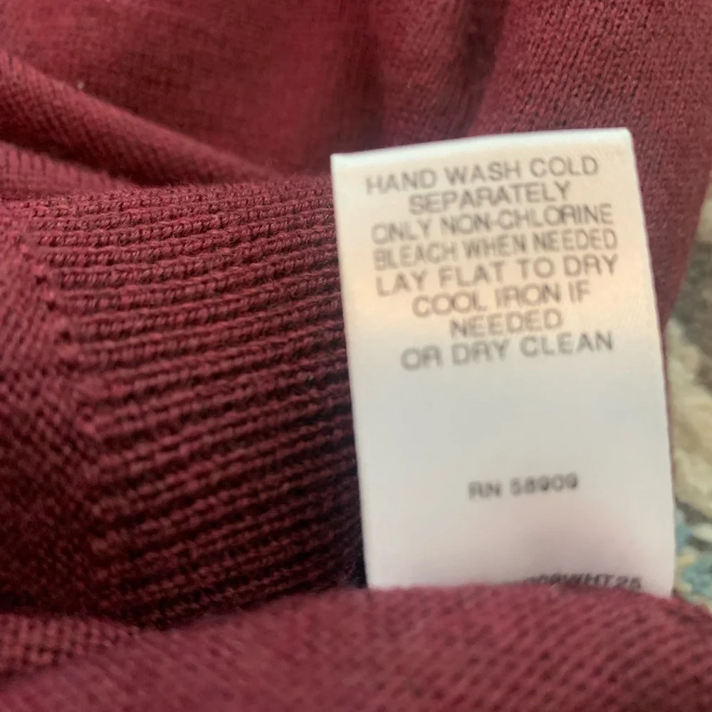 Turnbury Extra Fine Merino Wool‎ V-Neck Sweater Men’s XL Soft Burgundy Warm EUC